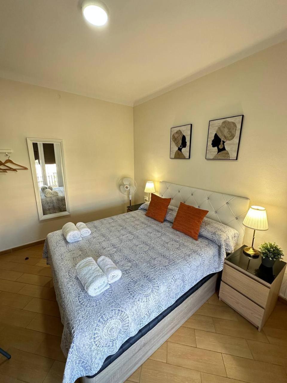Rooms Nueva Valencia Barcelona Exterior photo